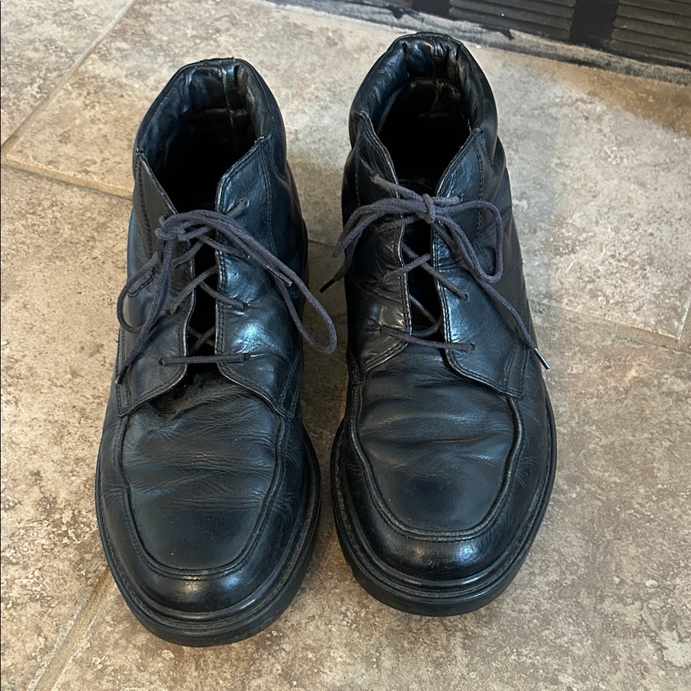 Classic Black Leather Chukka Boots